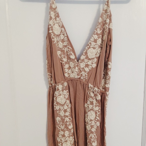 embroidered beachy slip dress from Planet Blue 💦 - Picture 2 of 3